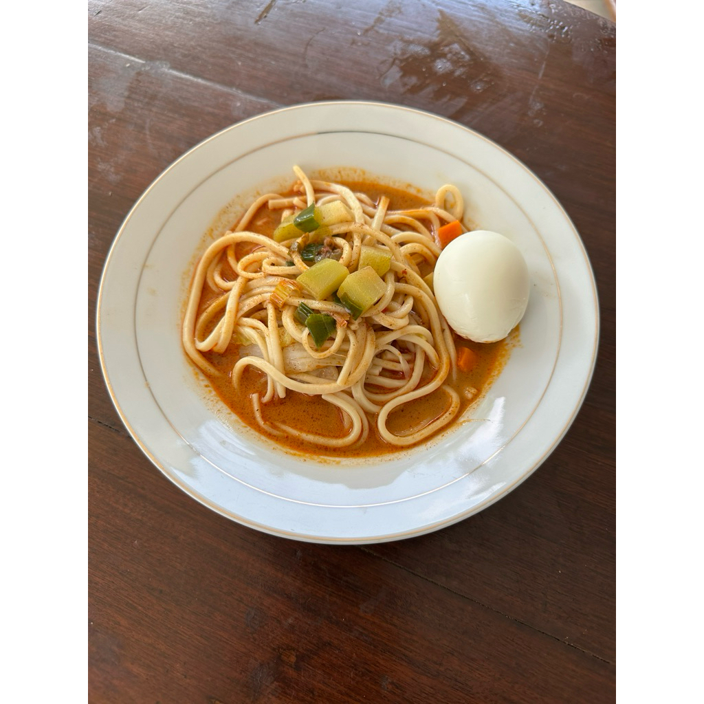 

MIE GOMAK KUAH RASA KHAS TOBA