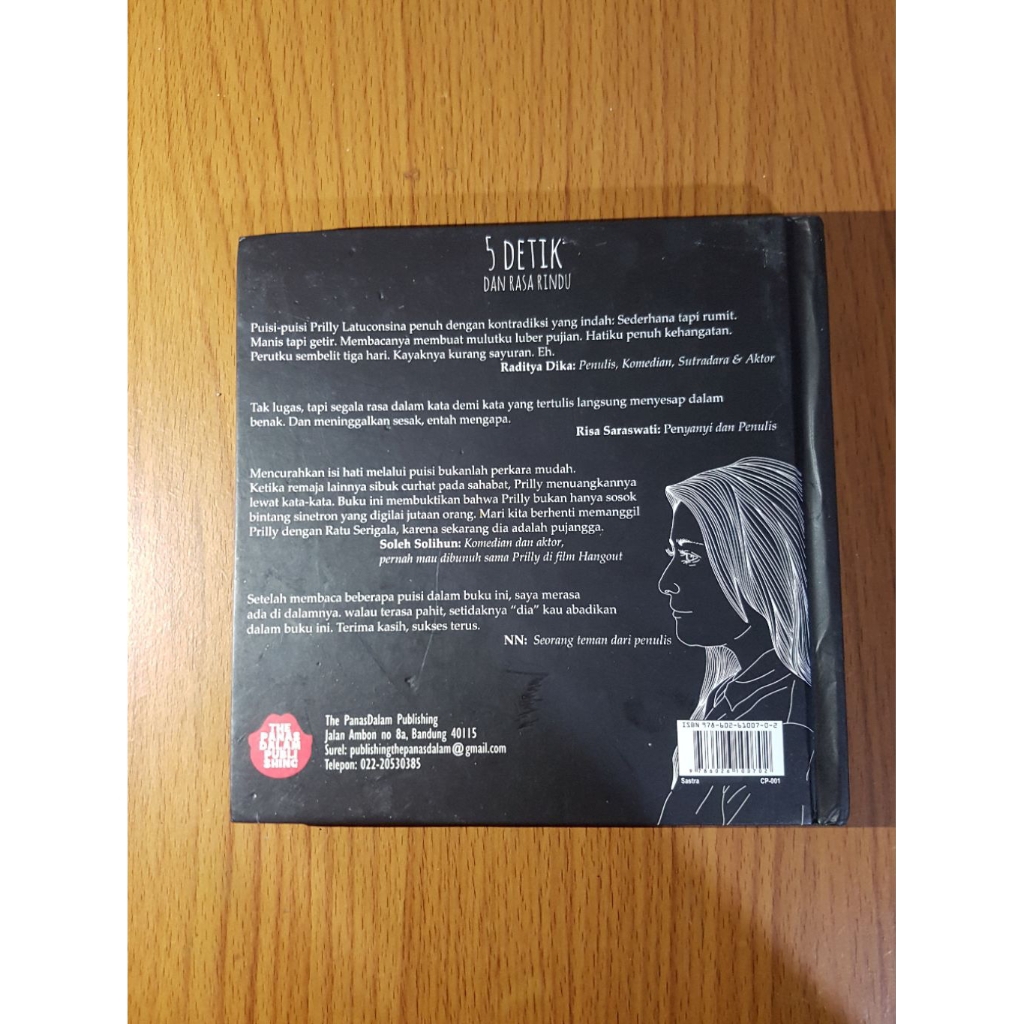 Preloved Novel 5 Detik dan rasa rindu - Prilly Latuconsina Original