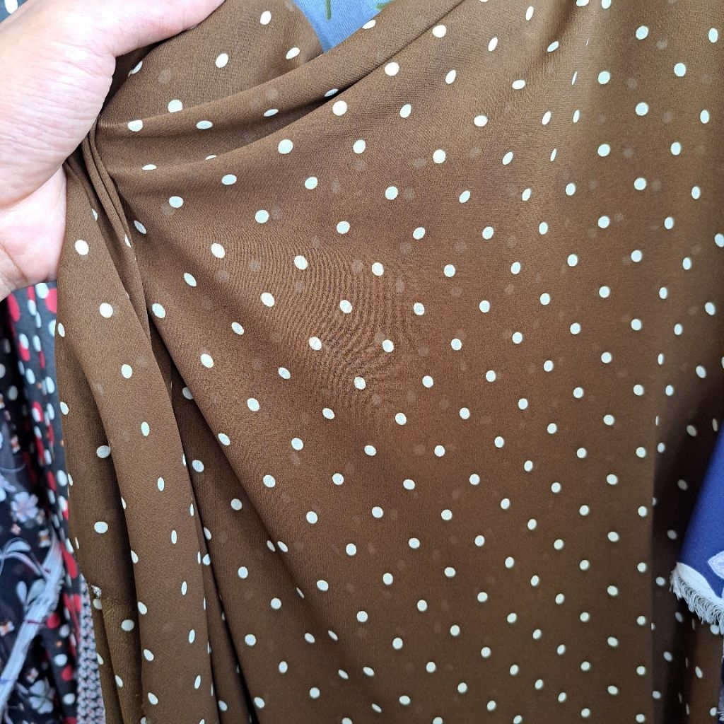 kain ceruti motif  - kain ceruti baby doll motif polkadot - kain ceruty zara pj eksklusif