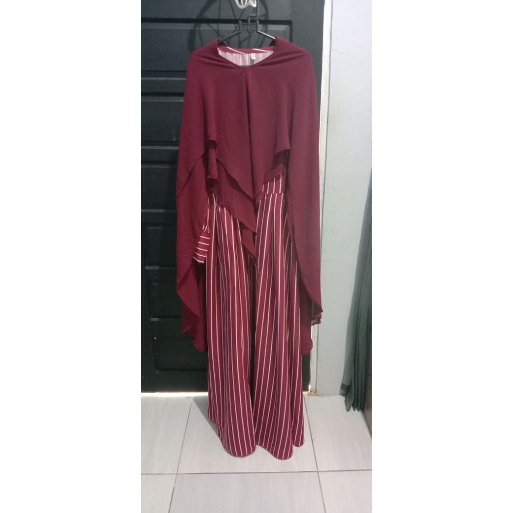 PRELOVED SET GAMIS + KERUDUNG SYARI MAROON JRH FASHION