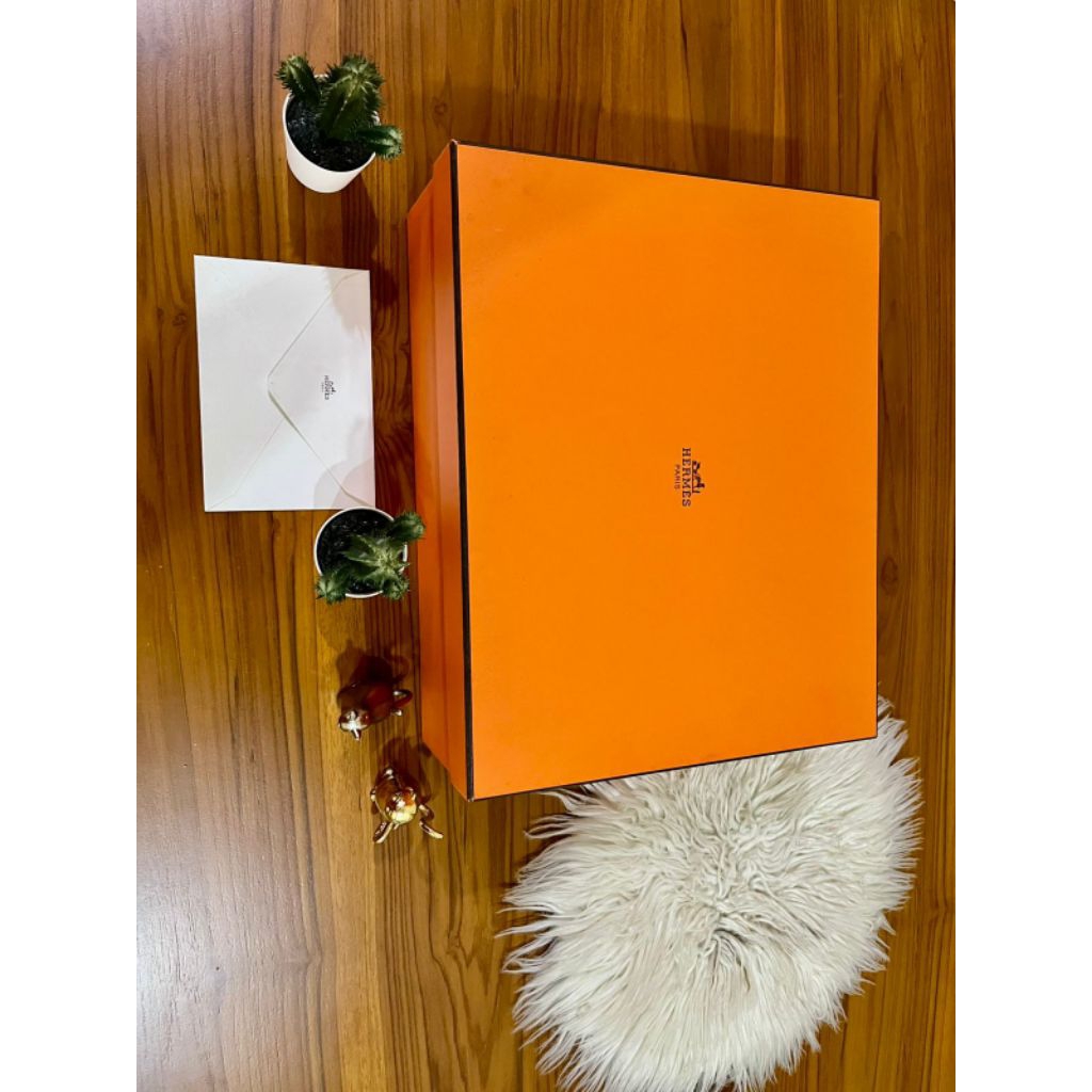 

HERME BOX authntic 35,5×29×13 cm