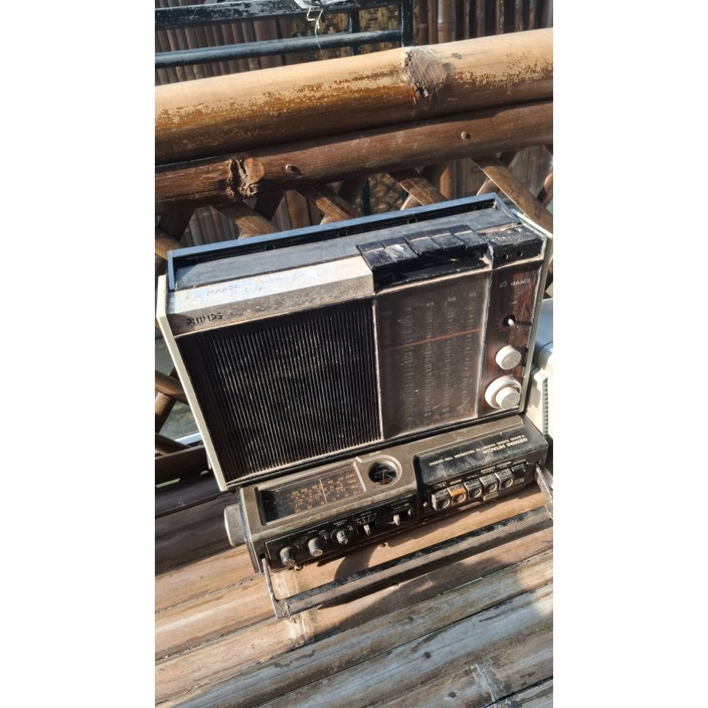 Bahan radio phillips 125 rb  jadul antik vintage display lawas kuno anggap mati