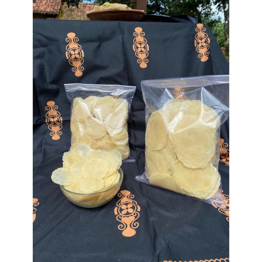 

Emping Melinjo Mentah Super Tipis Super Kering Kemasan 1kg/ Emping Melinjo Mentah Super Kering Super Tipis Khas Ambal