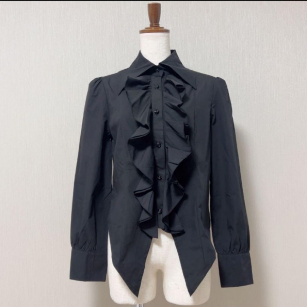 Bodyline gothic black blouse