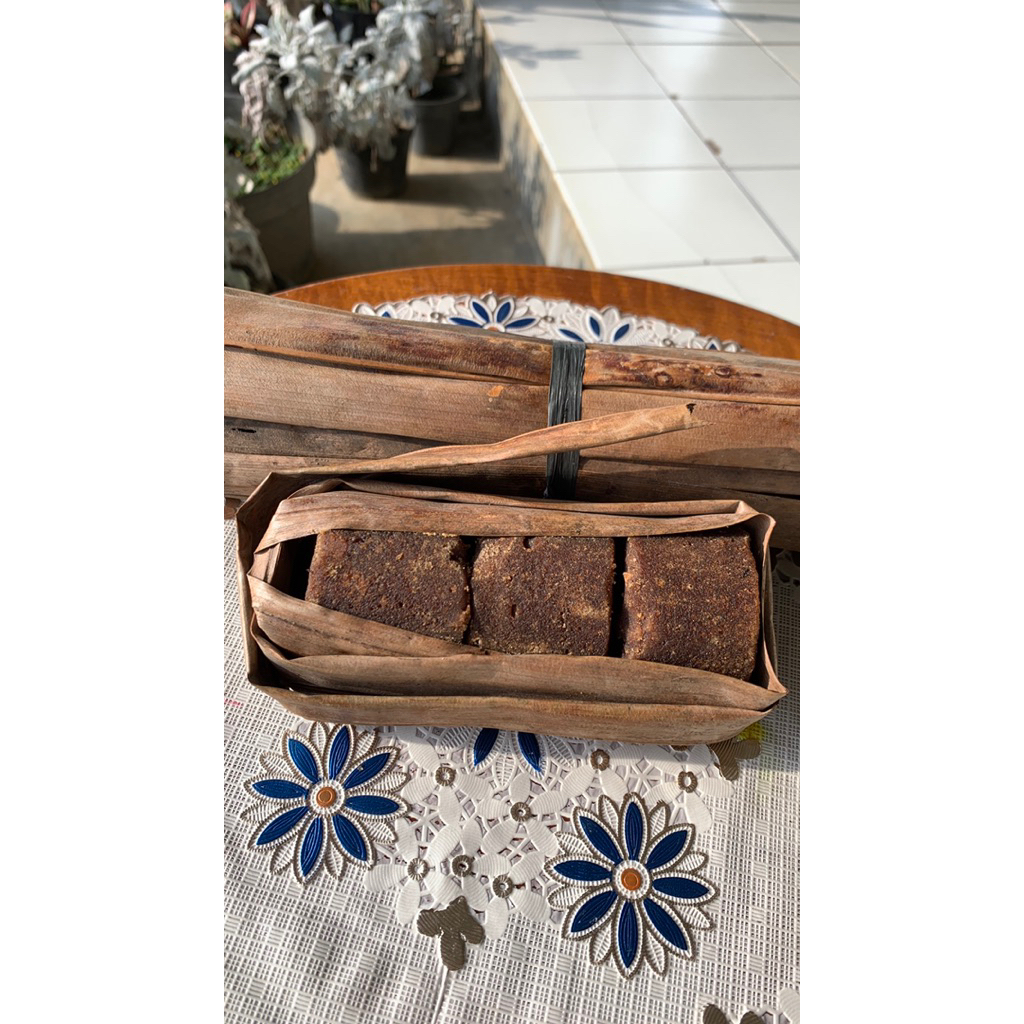 

Gula aren asal garut asli 945 gr