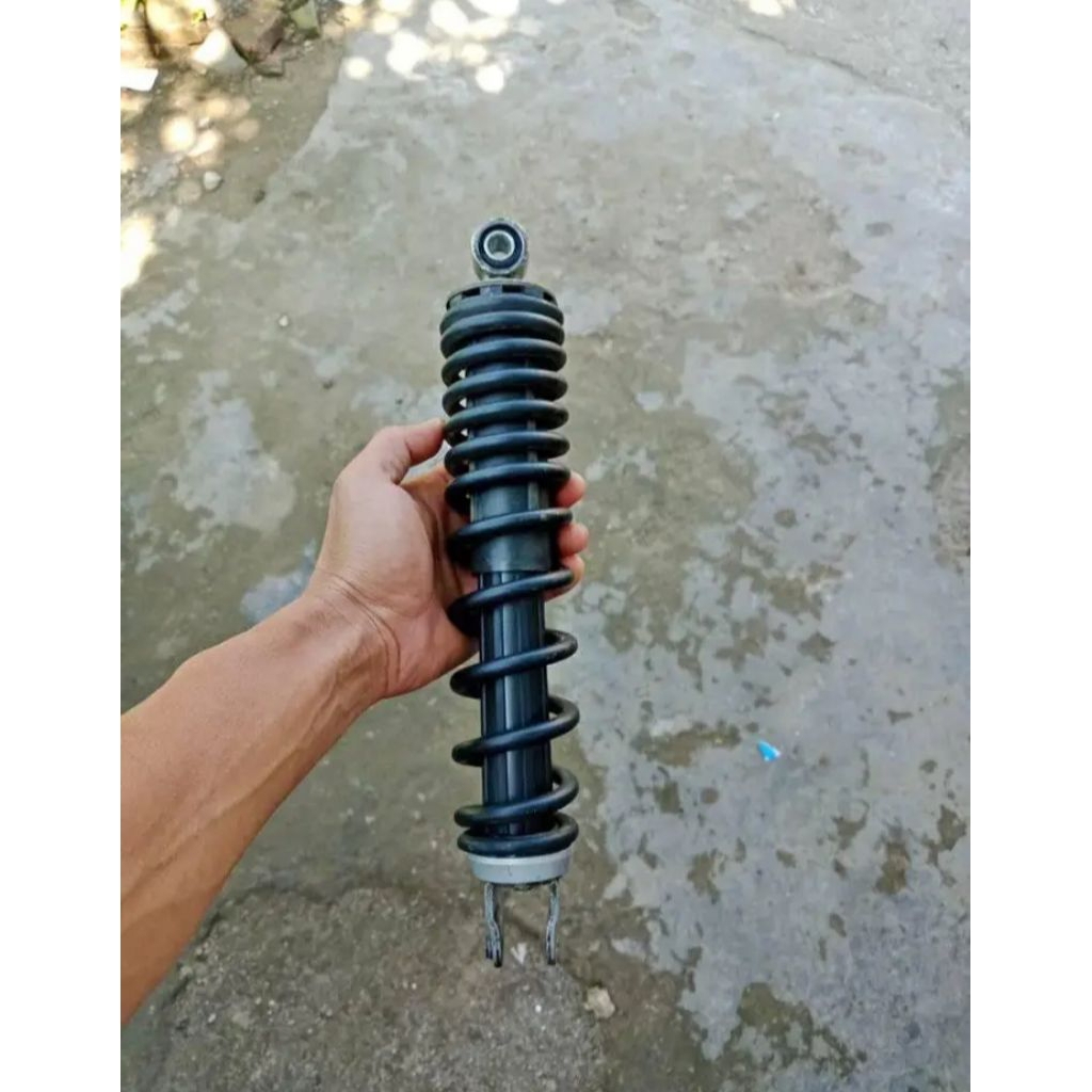 sokbreker belakang punya Honda Beat barang original copotan