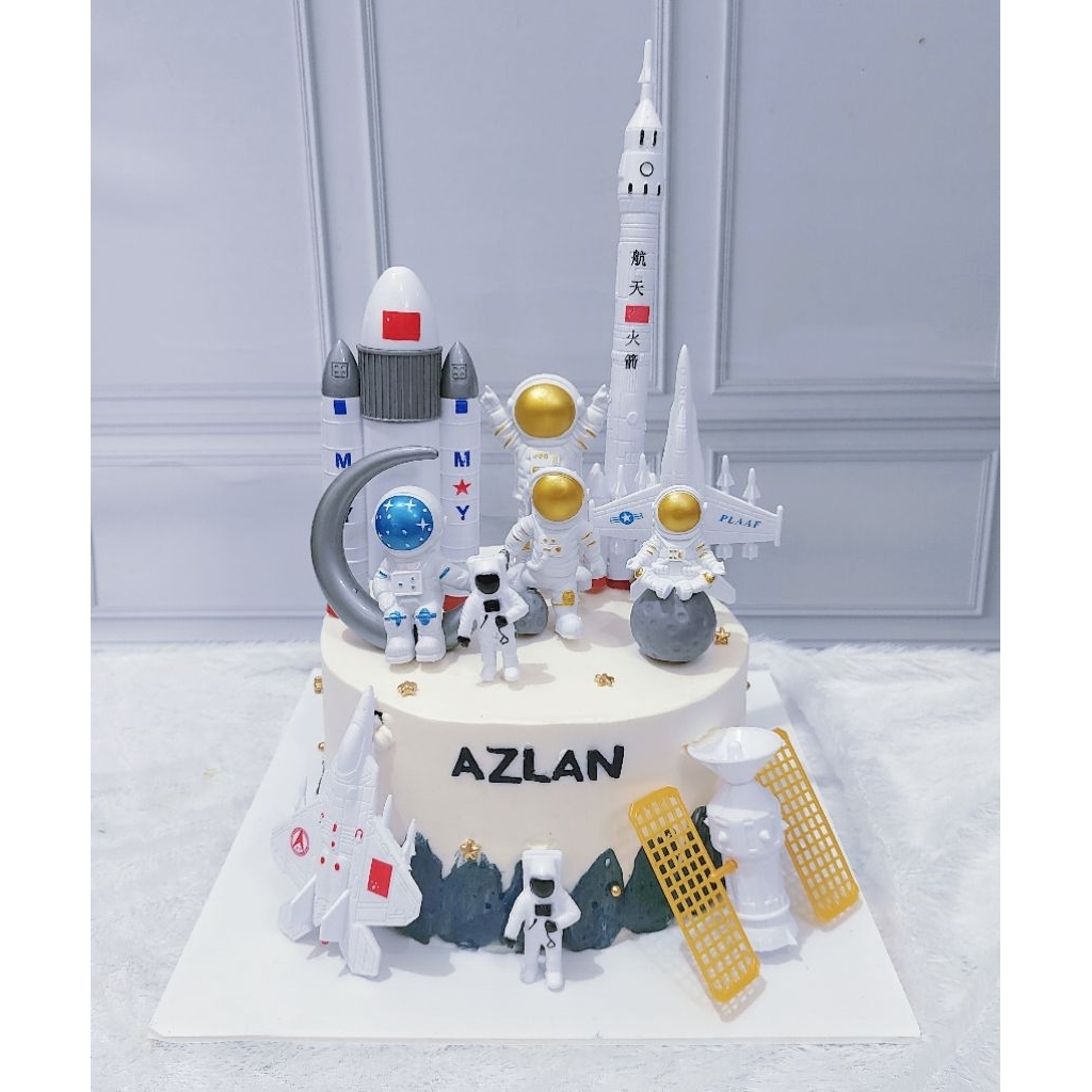 

kue ulang tahun astronot