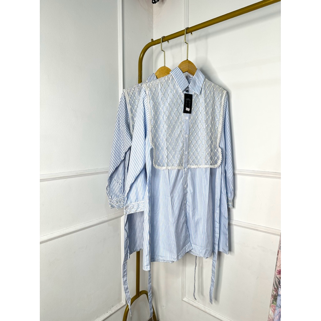Kemeja Tunik Wanita Stripe dengan Rompi Rajut - Tunik Modern Kekinian