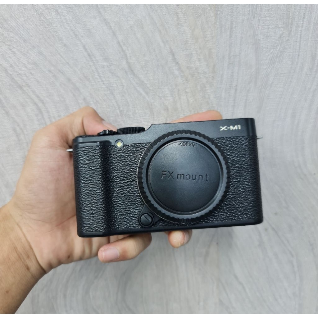 Fujifilm XM 1 Mirroles Body Only