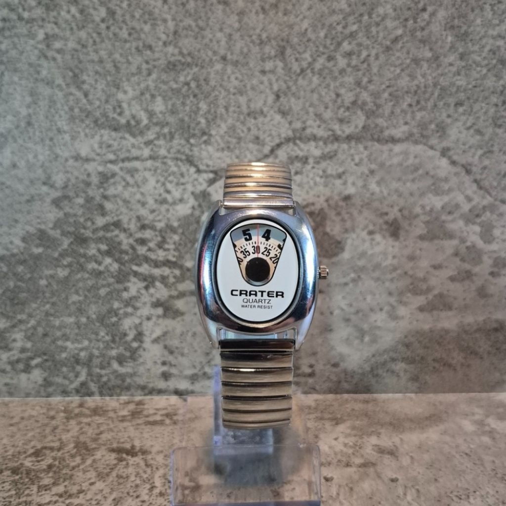 CRATER QUARTZ VINTAGE WATCH SECOND