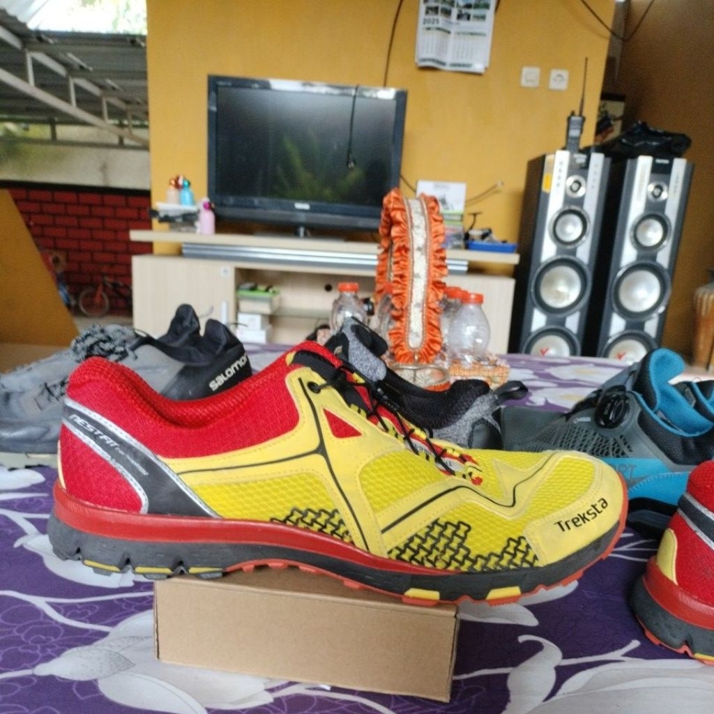SEPATU RUNNING SECOND ORIGINAL