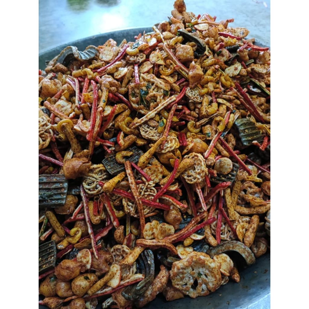 

SEBLAK CAMPUR/MIX PEDAS DAUN JERUK DAN ORIGINAL