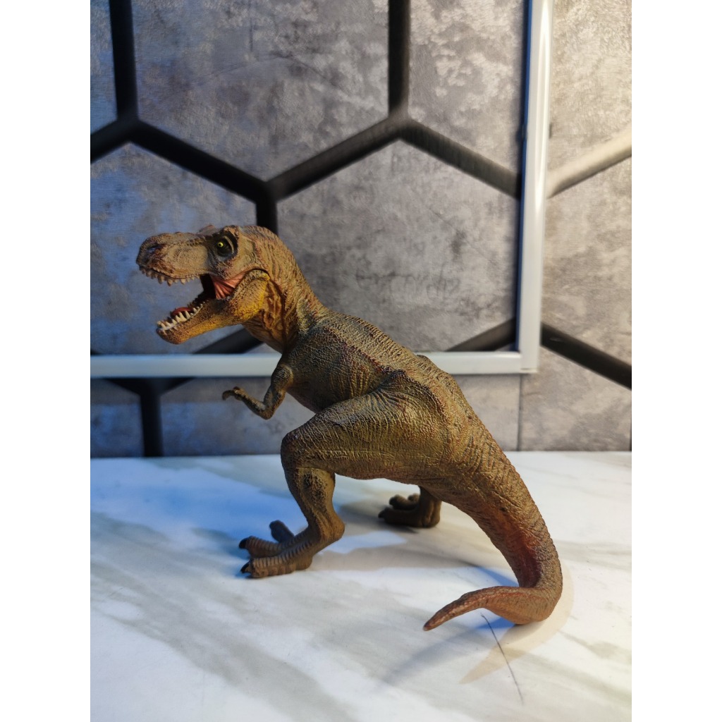 Canna Tyrannosaurus Rex (T-rex) Squat Pose Jurassic Park Ending