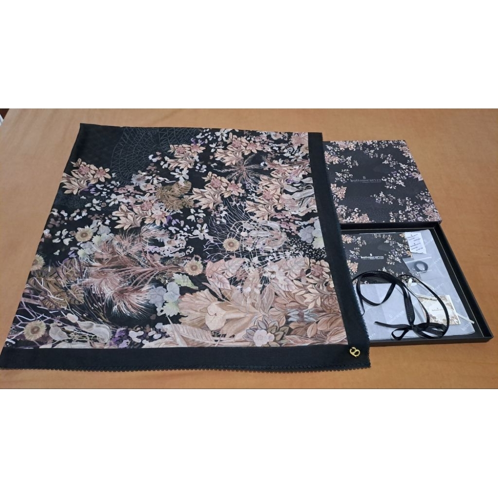 PL Buttonscarves Singapore Square - Black Coffee