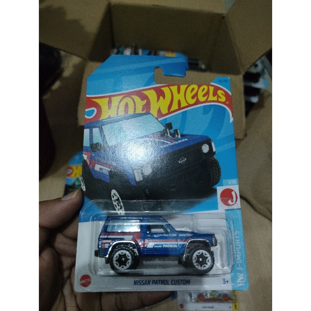 hot wheels Nissan patrol custom