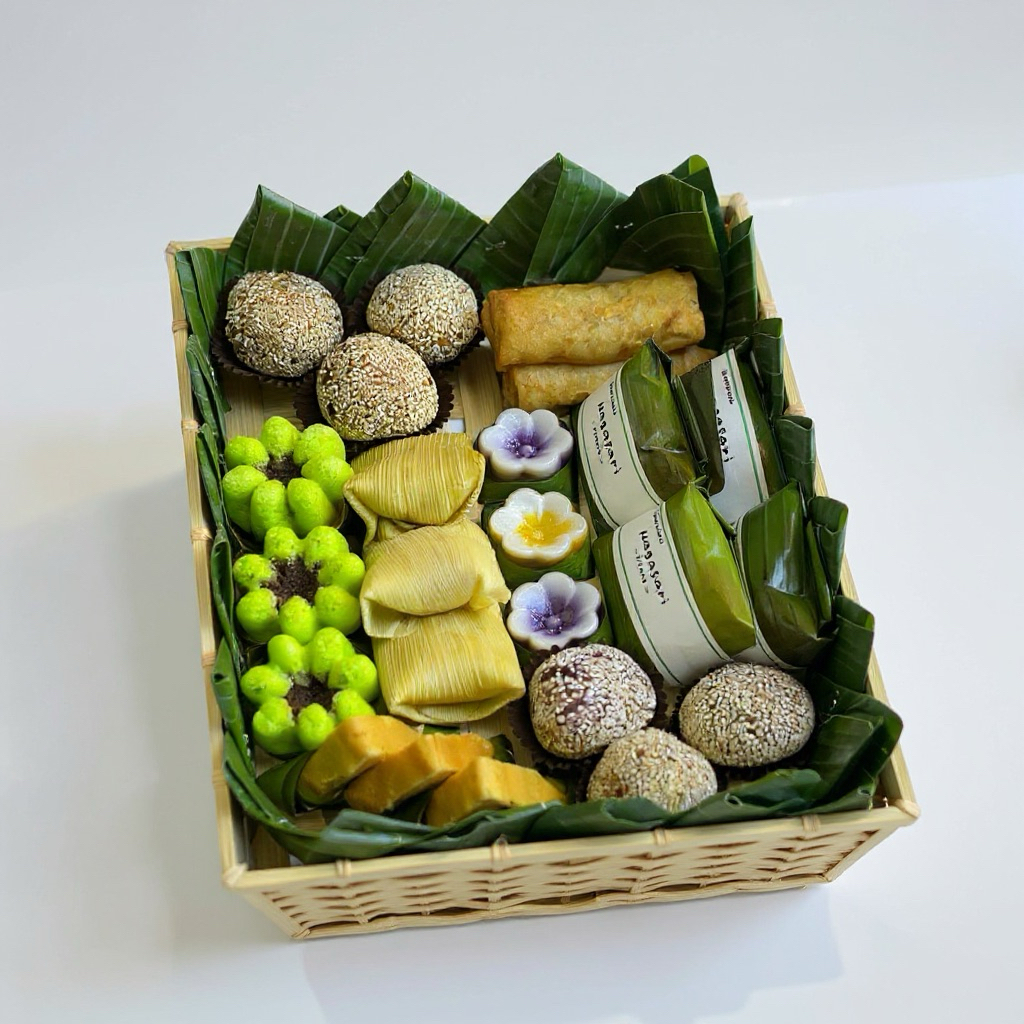 

Kudapan Lokali | Tampah jajanan pasar tradisional Ukuran 25x 35 cm