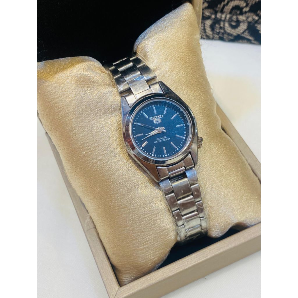 JAM TANGAN RANTAI WANITA KECIL