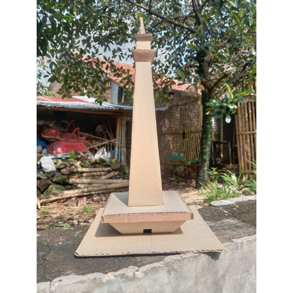 

kerajinan tangan kardus (MONAS)