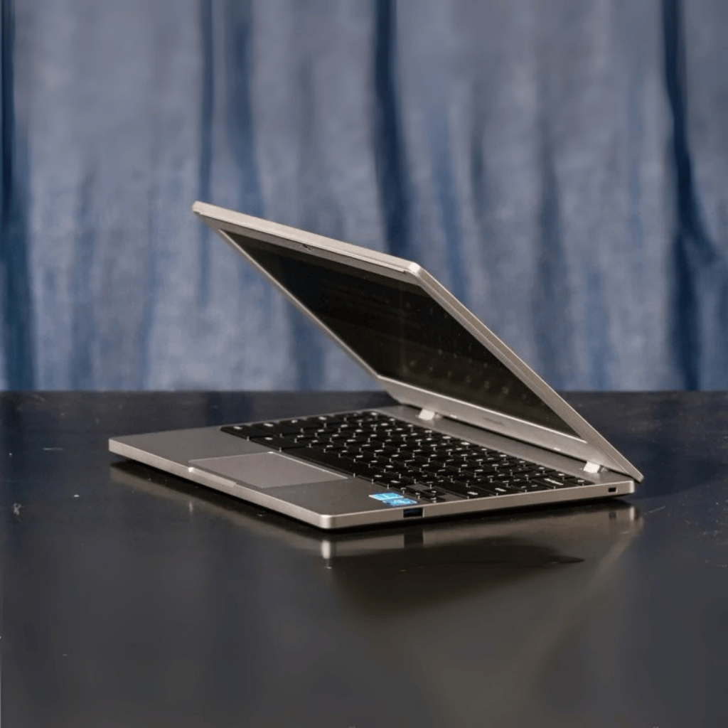 Laptop Samsung Chromebook S02 Silver | Baterai Awet | Laptop Ringan Murah | Laptop Samsung Chromeboo