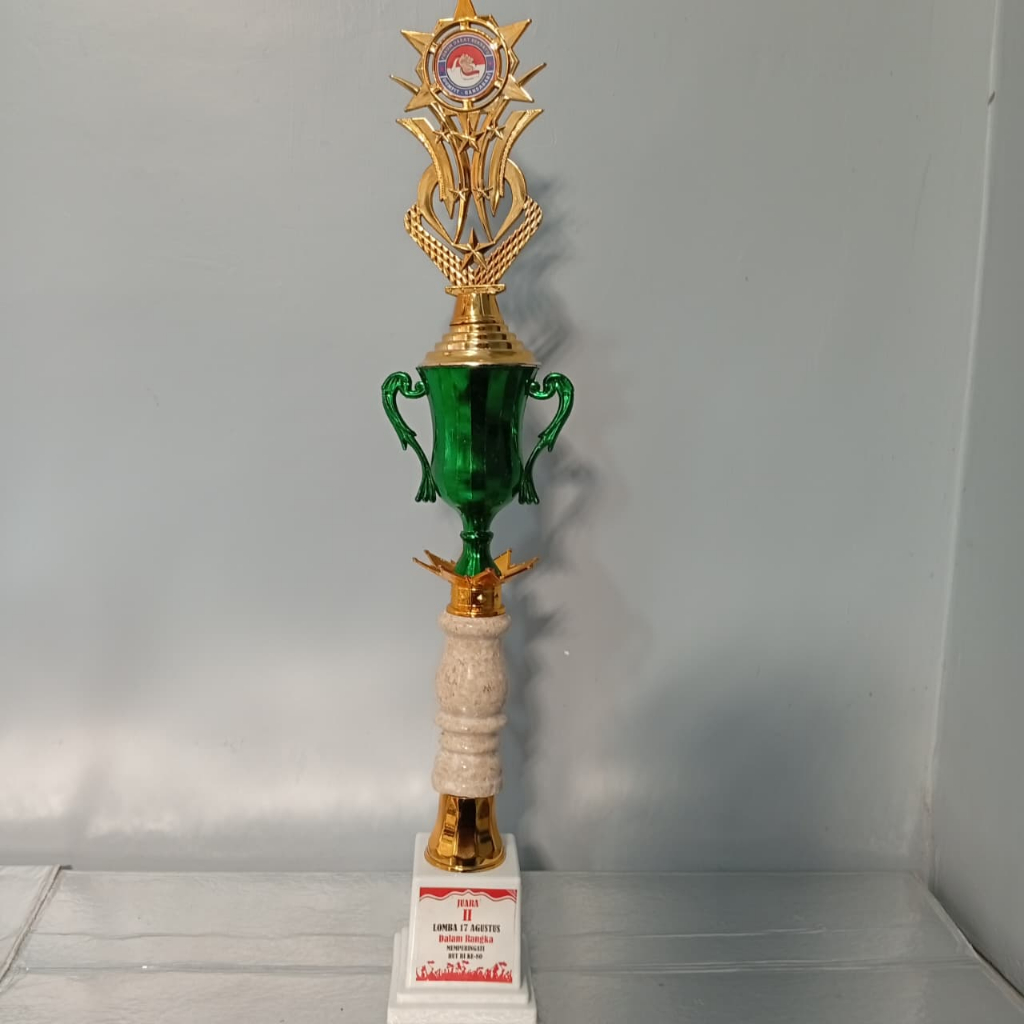 PIALA JUARA LOMBA CK IMPORT BESAR PIALA TINGGI KEJUARAAN