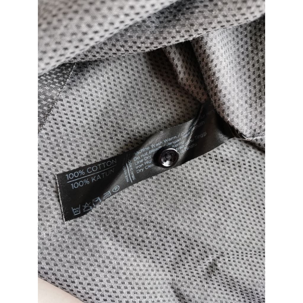 Preloved Kemeja Pria Lengan Pendek MANLY