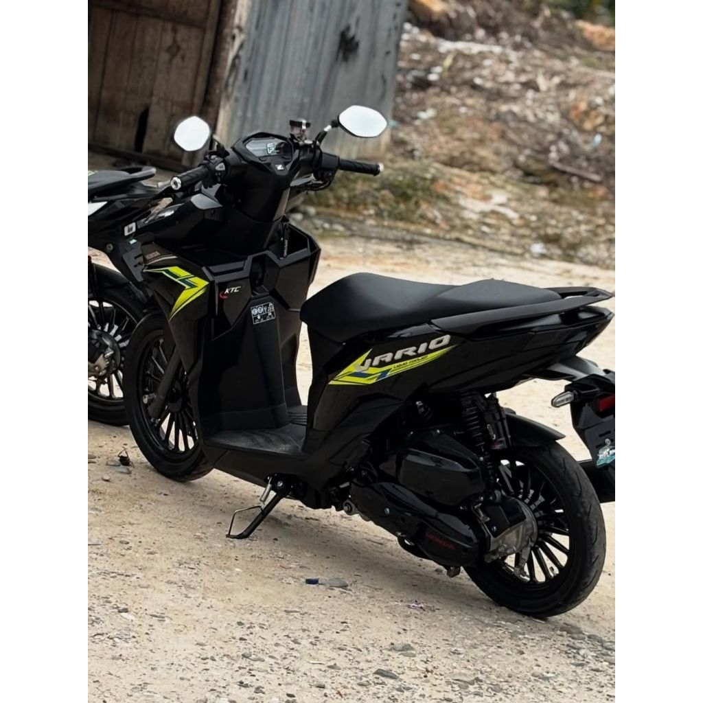 Striping lis sticker standar ori honda new vario 125 tahun 2024 kuning stablio stiker vario 125 hija