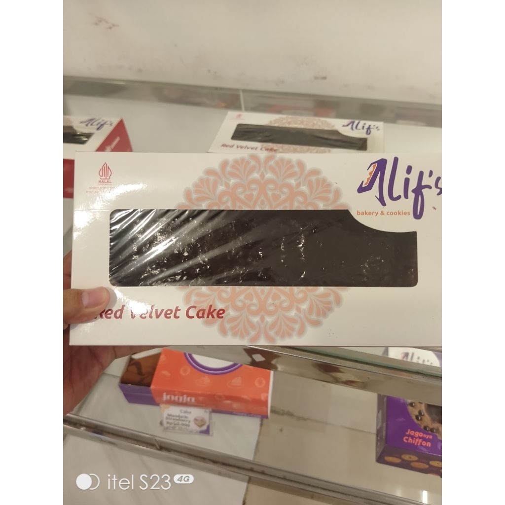 

red Velvet cake alif's bakery