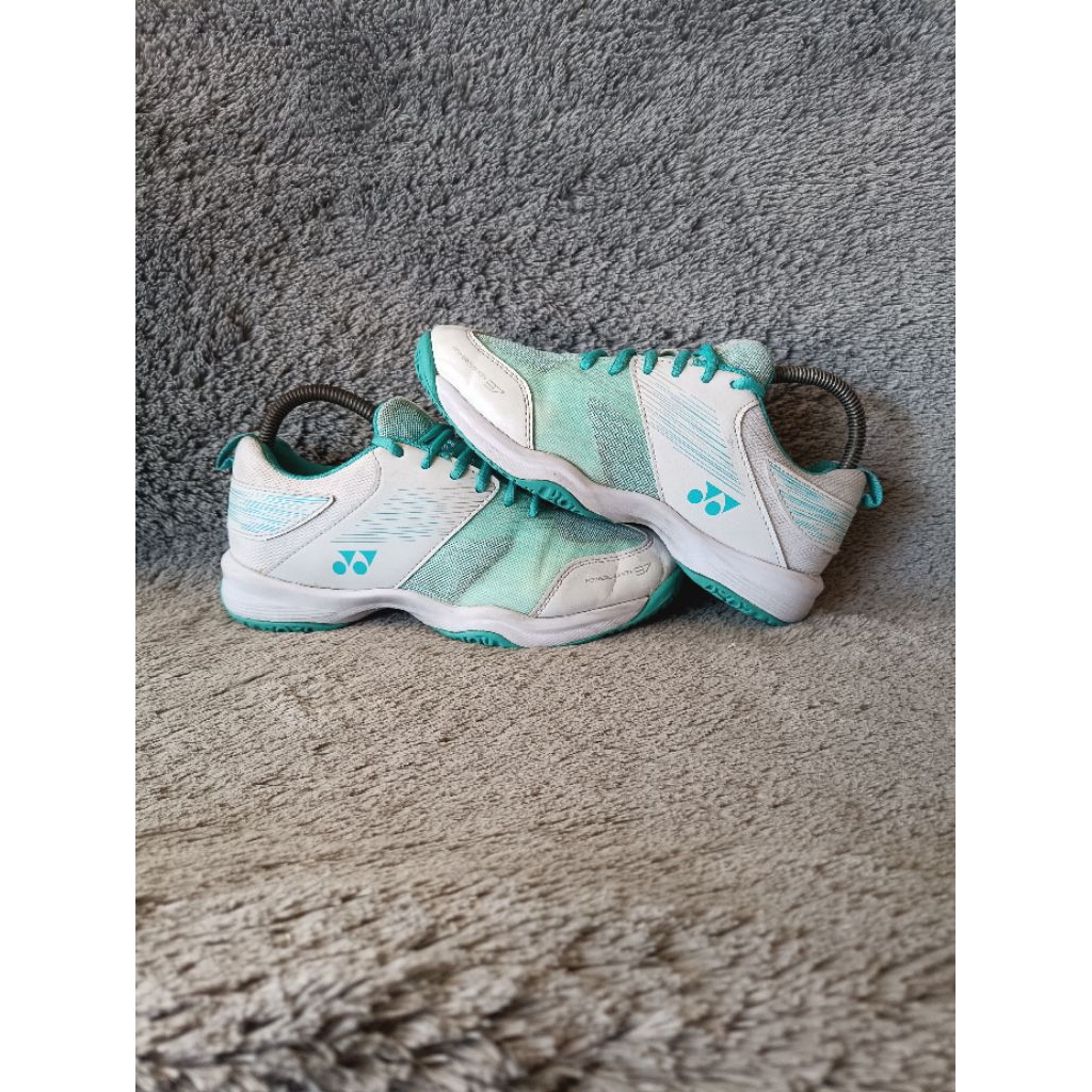 SEPATU BADMINTON YONEX SHB 37 SIZE 38 ORIGINAL SECOND PRIA WANITA RINGAN PUTIH