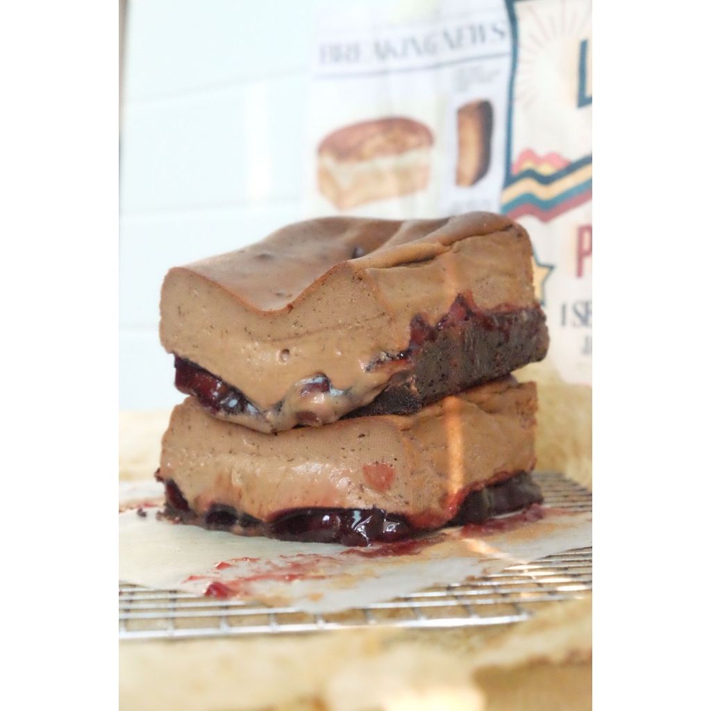 

[SAMEDAY] Black Forest Burnt Cheesecake Brownies LOAFJKT