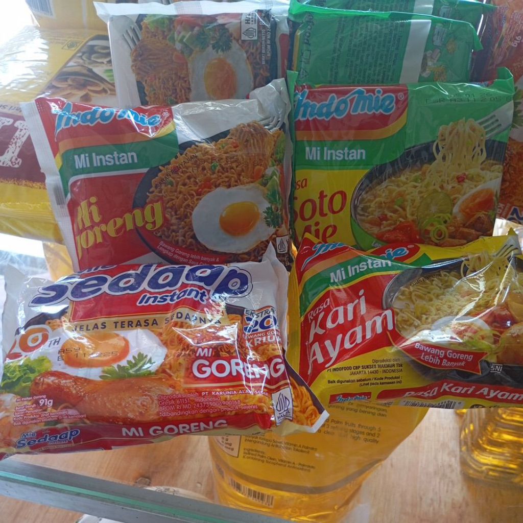 

indomie goreng soto mie kari ayam sedaap goreng