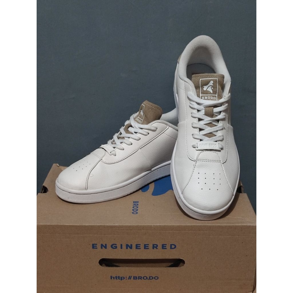 Brodo Corte Sleek Original Shoes 44 Sneakers Sepatu All White Putih