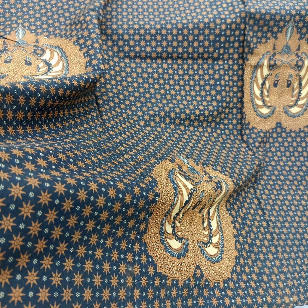 Kain batik tulis motif truntum garuda latar hitam sogan solo bahan katu halus
