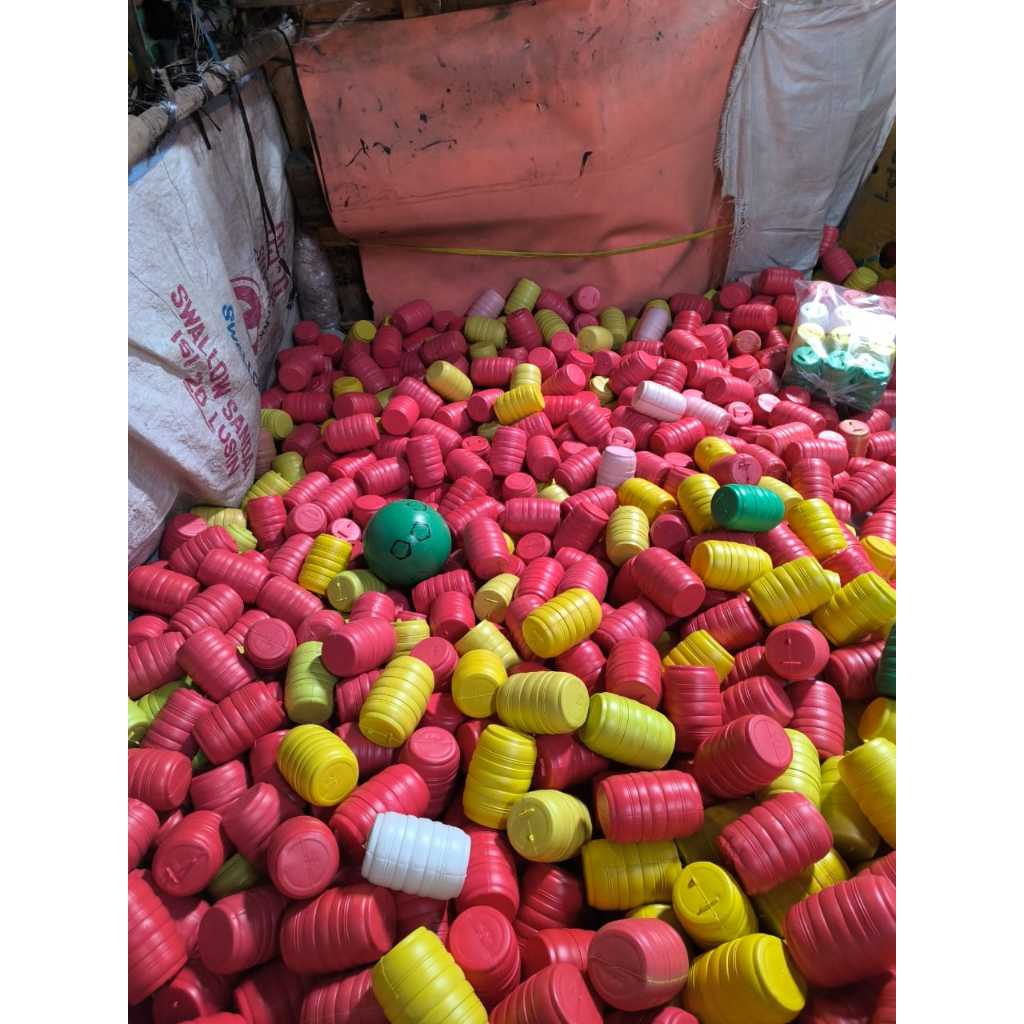 Stellarspace16 Celengan Plastik Kecil Warna Acak Isi 12 Pcs/ 1 Lusin