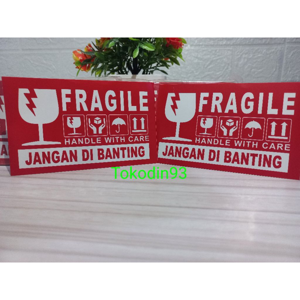 

Tokodin93 Stiker fragile 12,5cm X 8.5cm | stiker jangan dibanting 10pcs