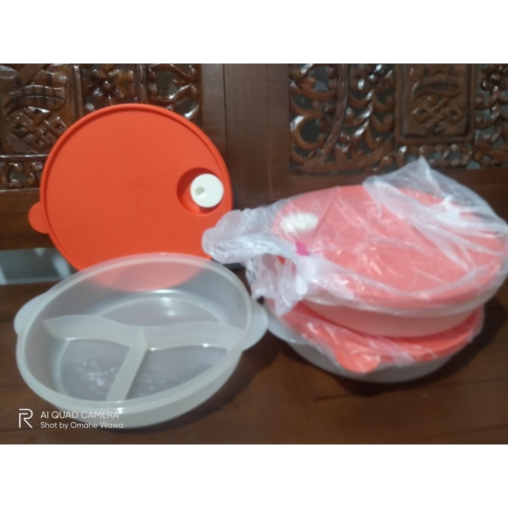 Large crystalwave Tupperware