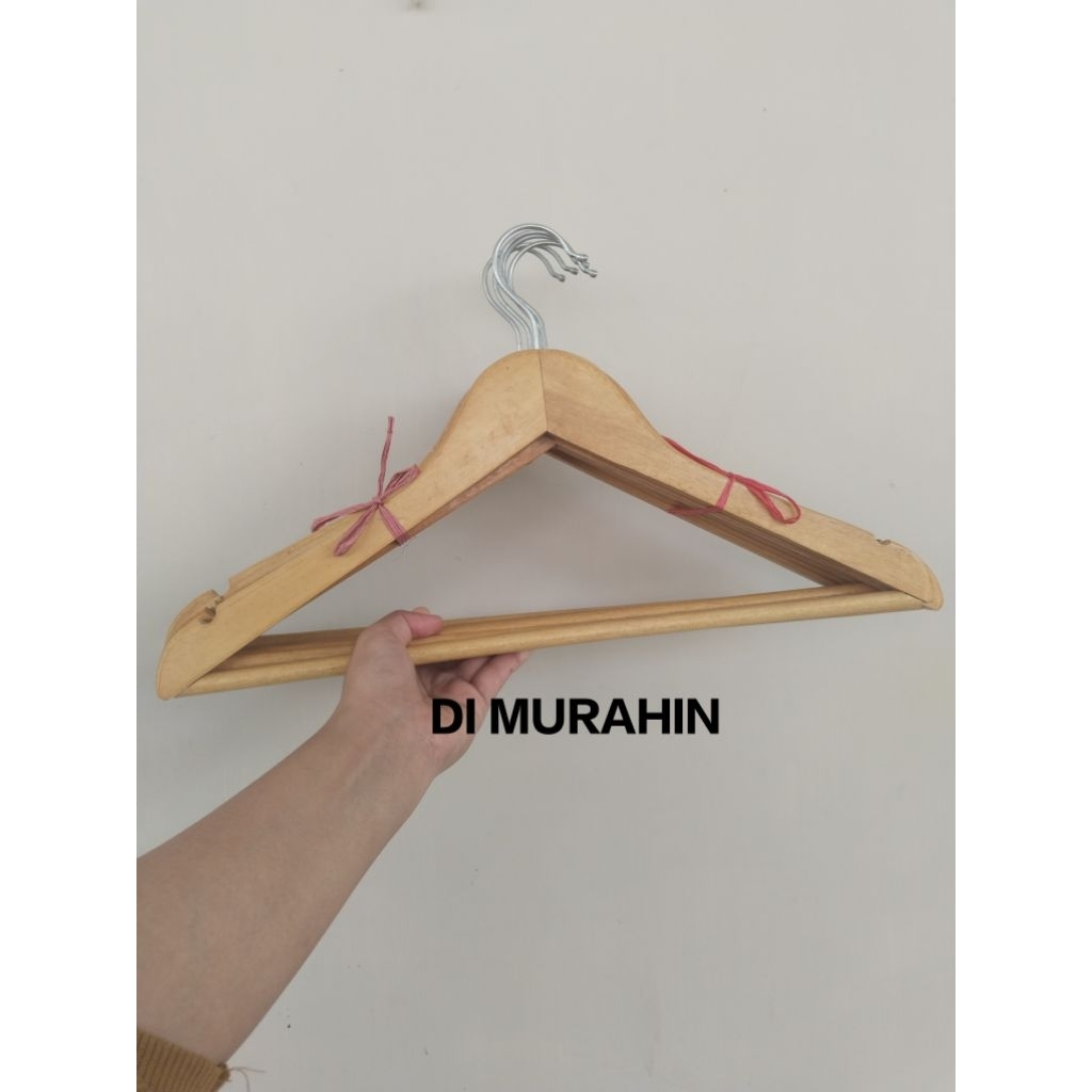 Gantungan Baju/Gantungan Kayu bekas pakai 3 bulan