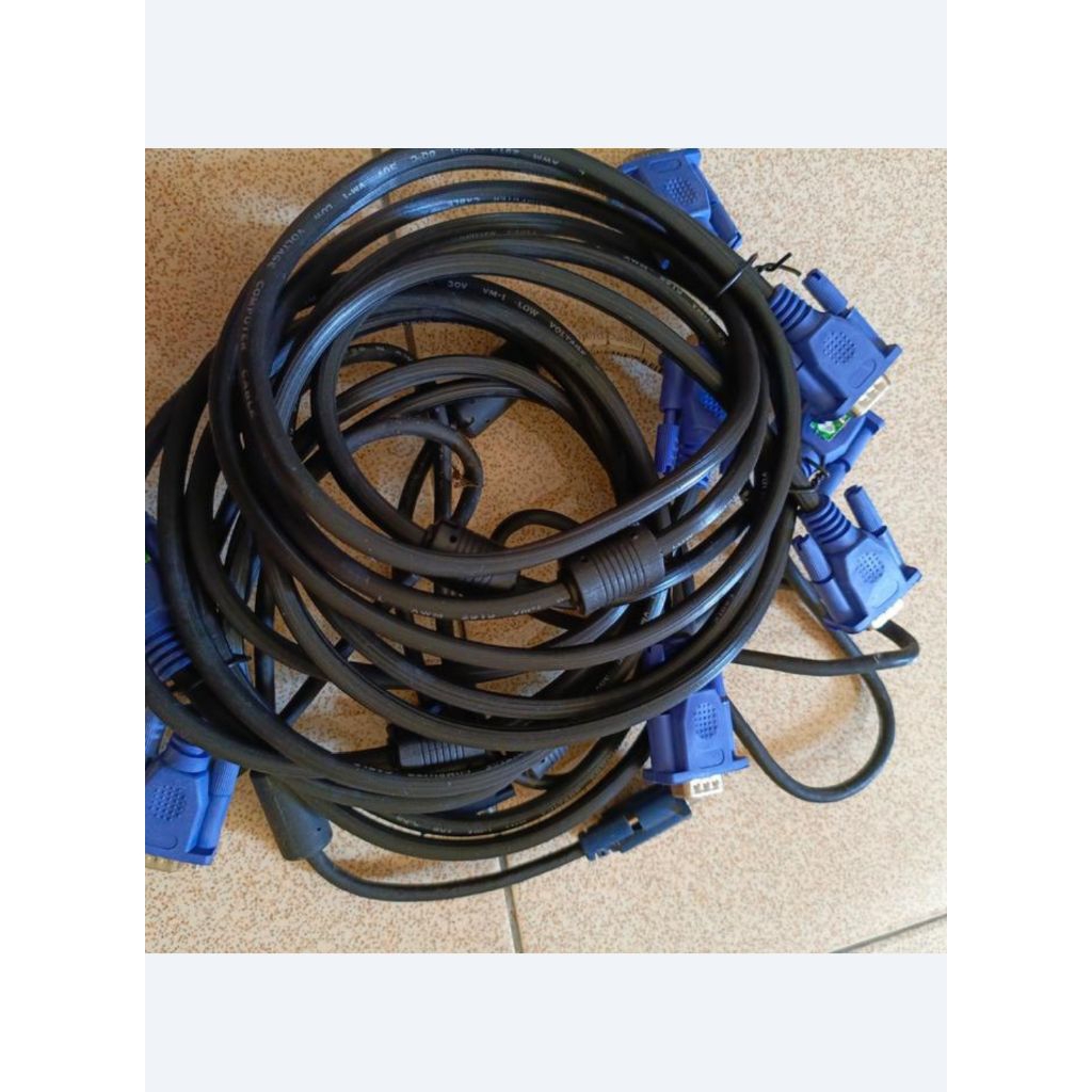 kabel vga komputer