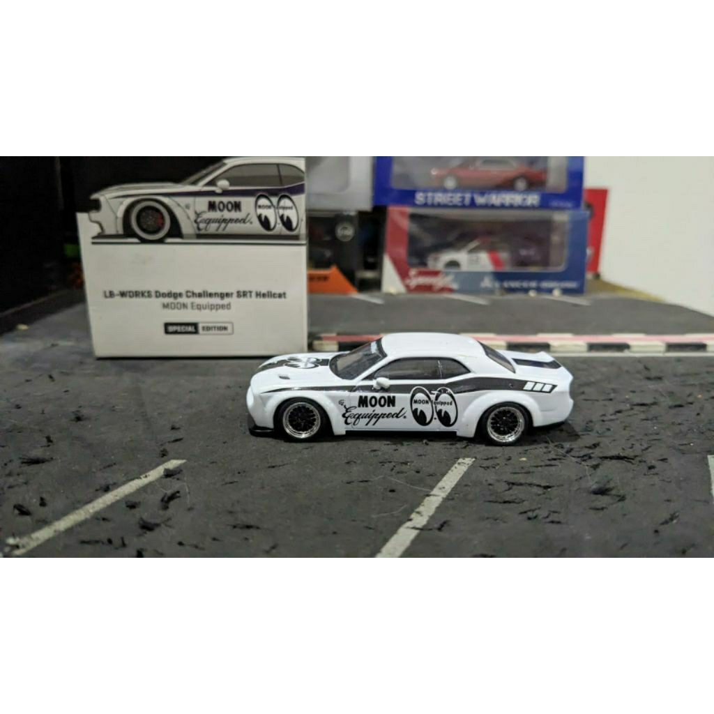 Diecast Tarmac LBWK Dodge Challenger SRT Hellcart Moon Eyes Equipped White