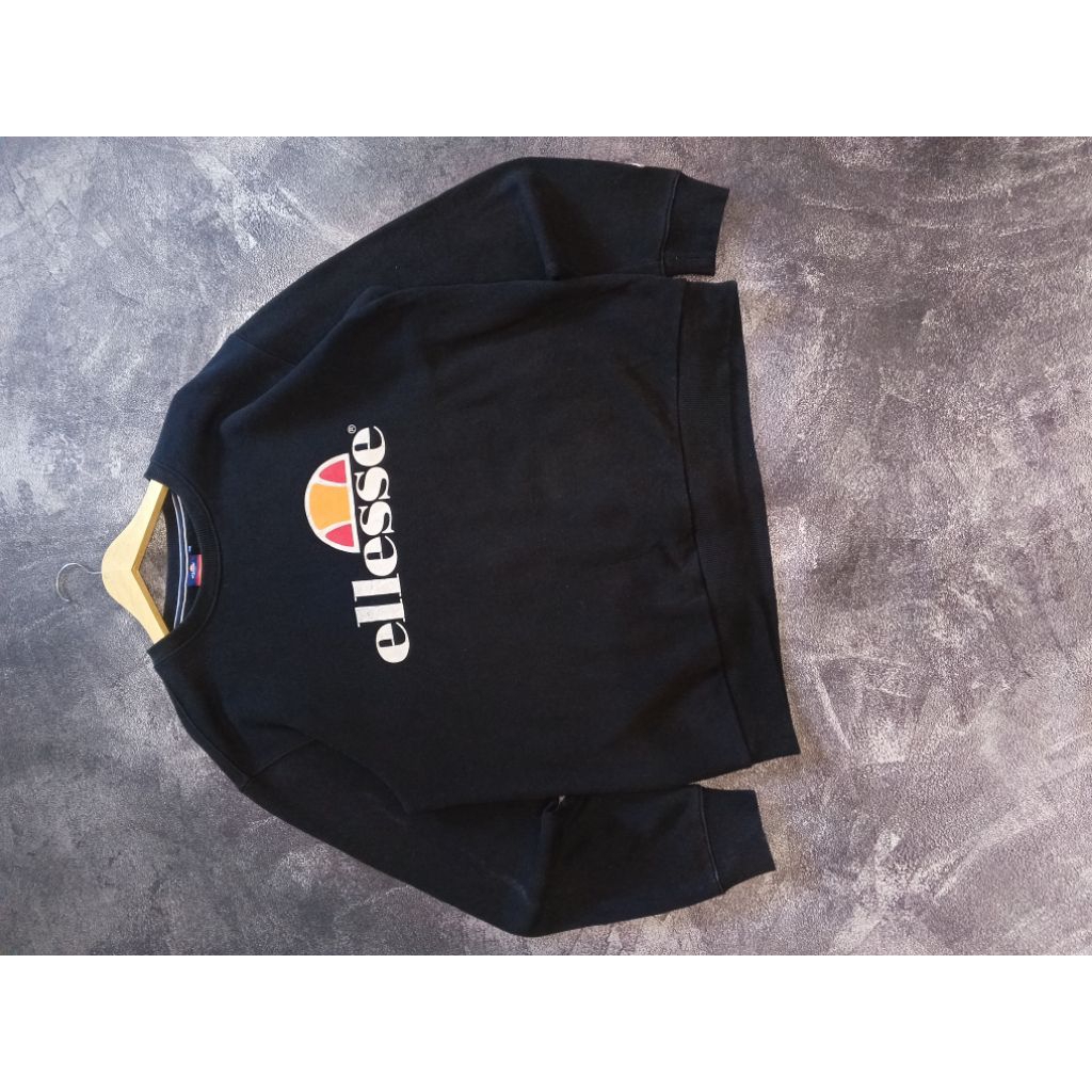 crewneck ellese