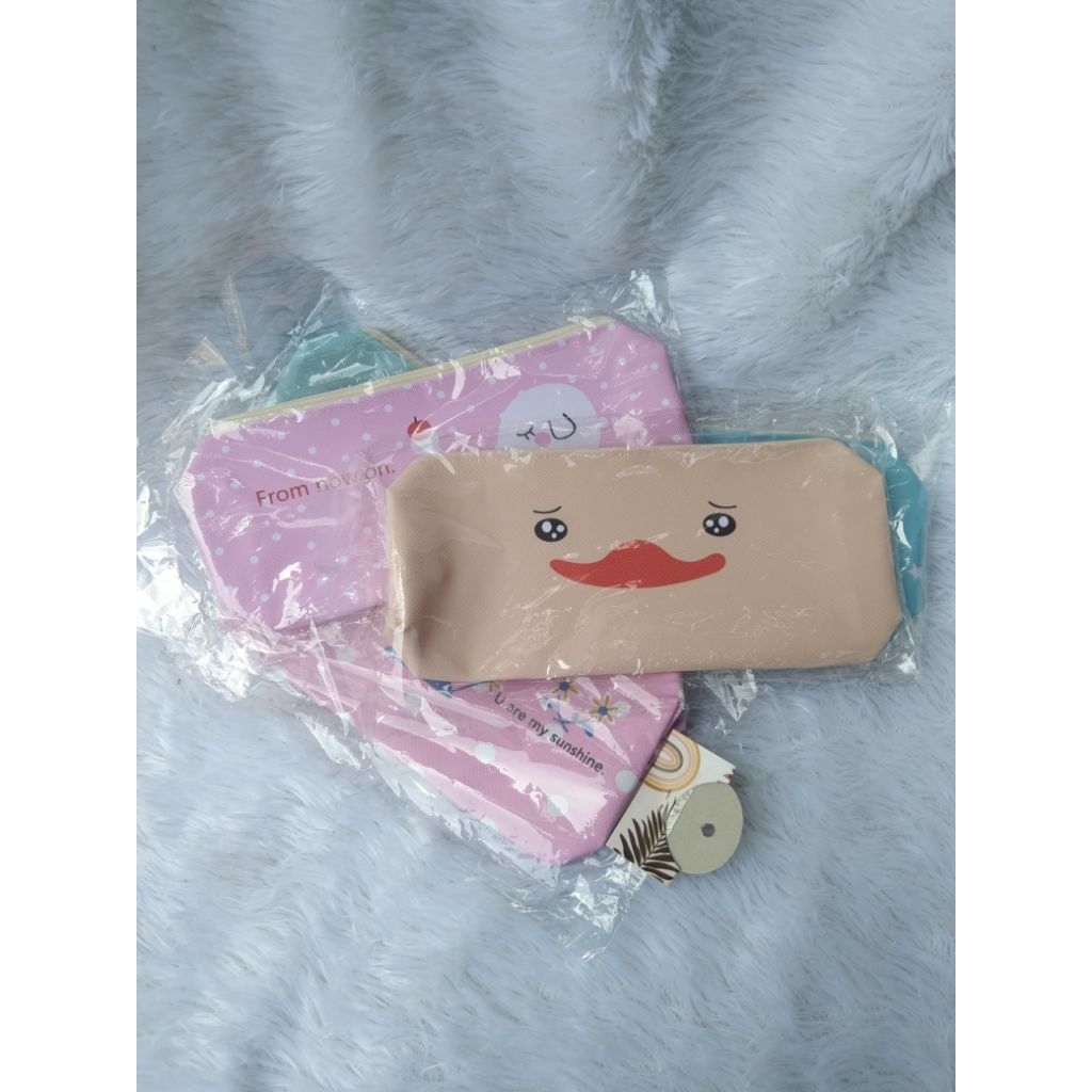 

Tempat Pensil | Alat Tulis Sekolah | Murah