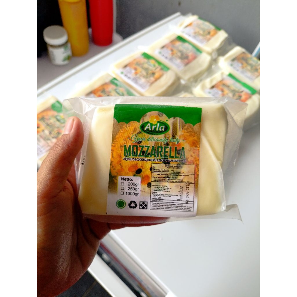 

keju mozzarella arla 200gr/keju Mozarella