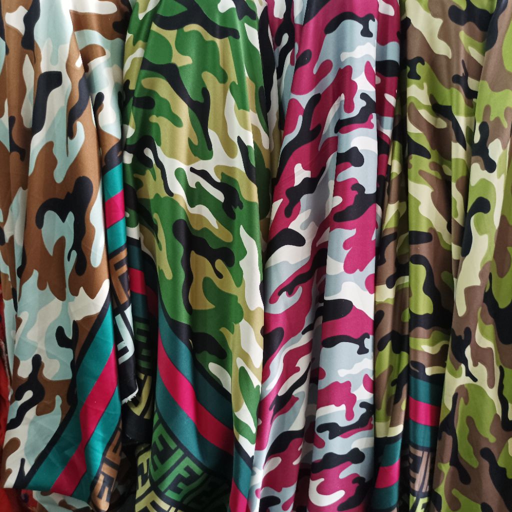Kain Satin Maxmara Motif Army Camouflage Premium Bahan Jahit Dress Hijab (Harga Kain Per½ Meter)