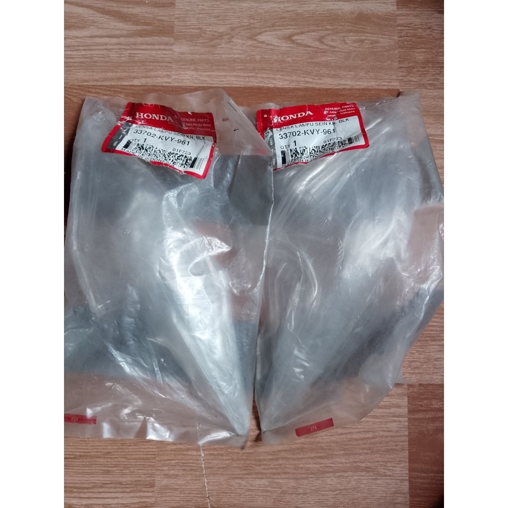 33702KVY961 Mika kaca lampu sen sein reting belakang kanan Honda beat karbu karburator original AHM 