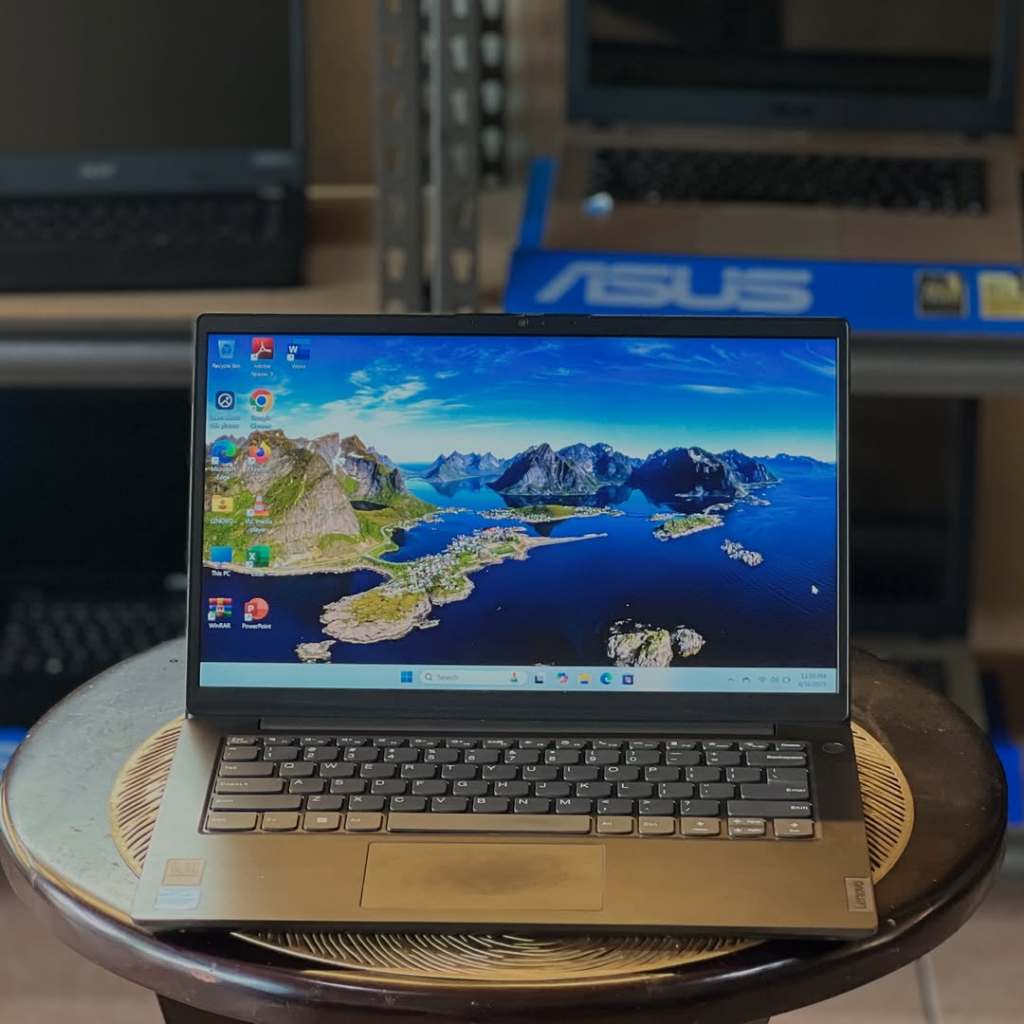 LENOVO V14 G3CORE I3-1215U/SSD256GB/RAM8GB/BERGARANSI