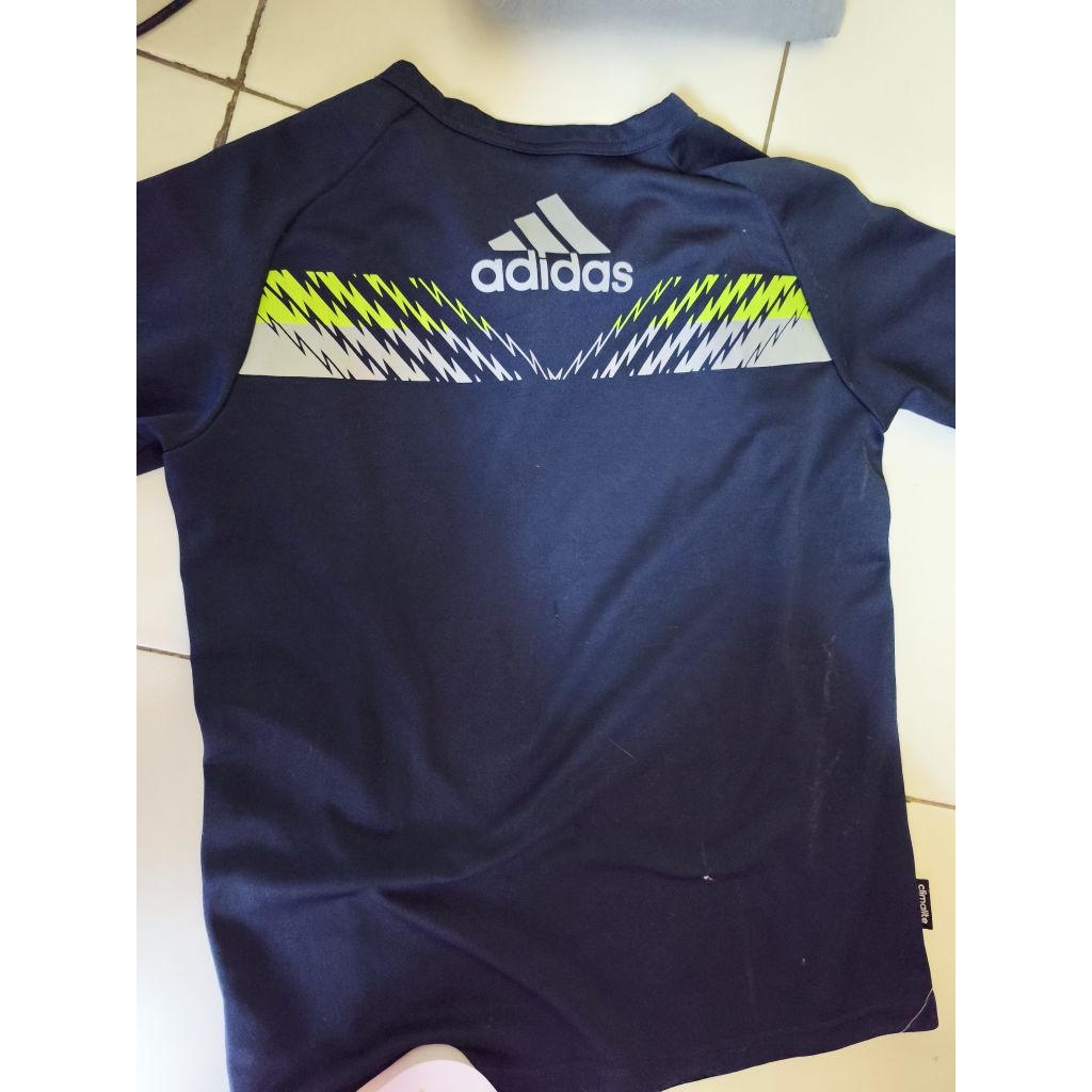 kaos preloved kemeja bekas wanita uniqlo /kemeja branded /olga preloved bekas like new