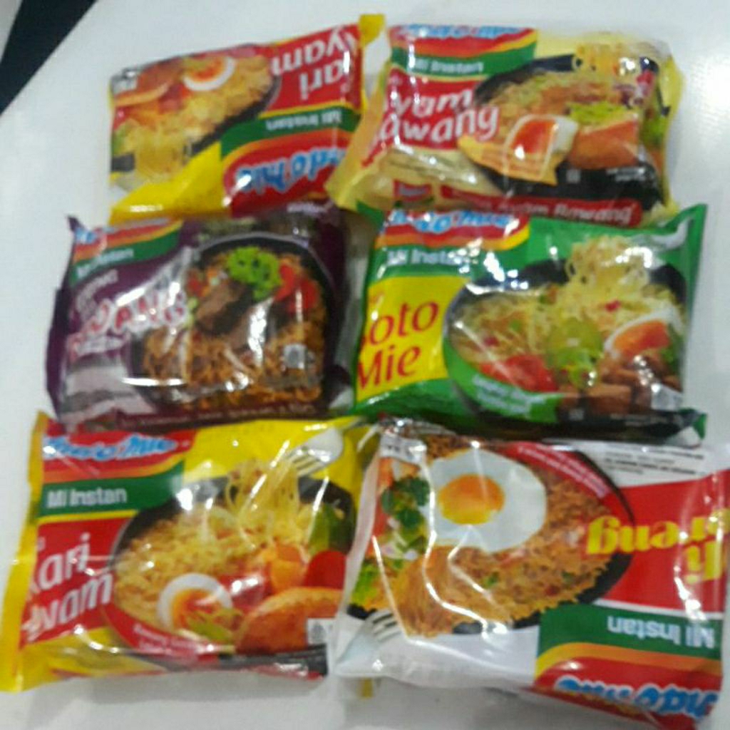 

indomi goreng,kare,ayam bawang,soto,aceh dan rendang