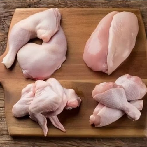 

AYAM 1 Kg potong 8, 8-9 ons, Fillet paha 500gr, Fillet Dada 500 gr, Sayap 500gr