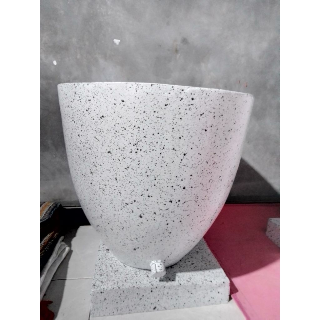 BAK MANDI TERASO MODEL CAPSULE WARNA PUTIH