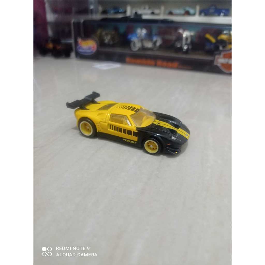 Hotwheels premium Boulevard ban karet pontiac ford gt lm kuning loose mulus
