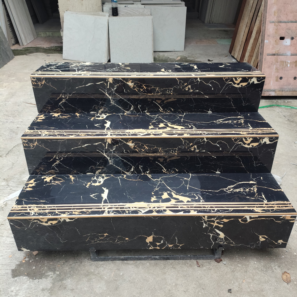GRANIT TANGGA HITAM CORAK GOLD